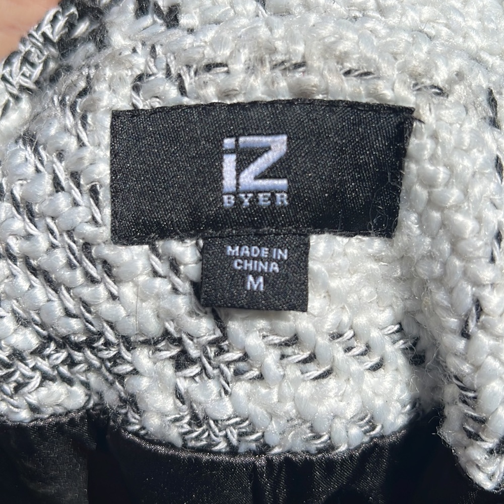Fall/Winter coat 🖤🤍 - Picture 5 of 6